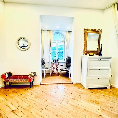 Spacious 3br Shared 11minute Stroll To Atzgersdorf Park Vienna