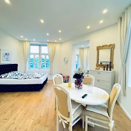 Apartment Spacious 3br Shared 11minute Stroll To Atzgersdorf Park