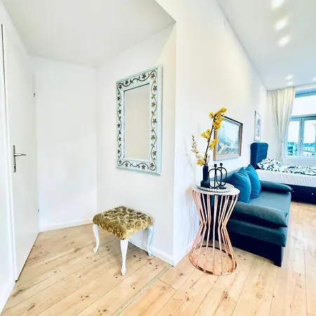 Apartment Spacious 3br Shared 11minute Stroll To Atzgersdorf Park *