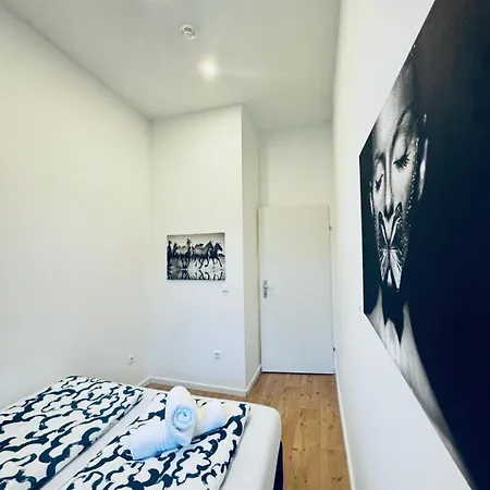 Apartment Spacious 3br Shared 11minute Stroll To Atzgersdorf Park *