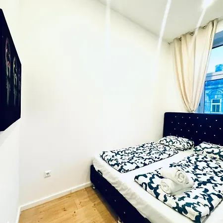 Apartment Spacious 3br Shared 11minute Stroll To Atzgersdorf Park *