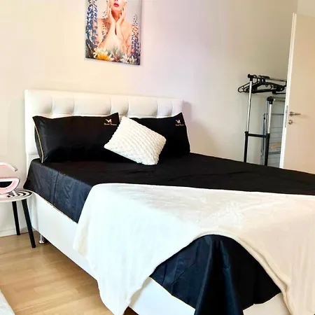Belvedere White Apartment *