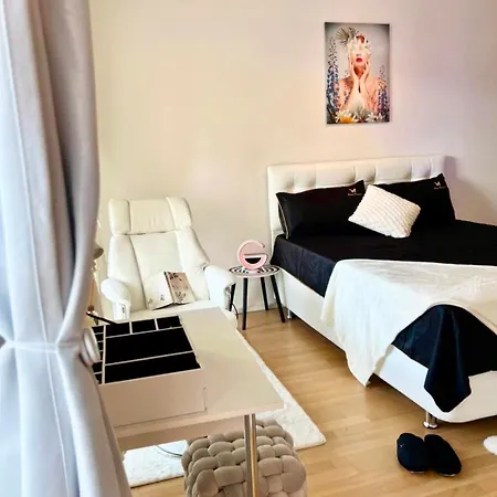 Apartment Belvedere White *