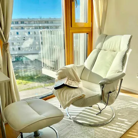 Belvedere White Apartment Vienna