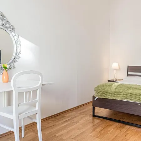 Elegance 2 Bedroom At Vienna's Vibrant Center Apartment *