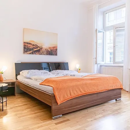 Elegance 2 Bedroom At Vienna's Vibrant Center Apartment *