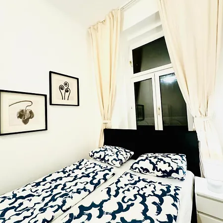 Charming 5br Shared Apt, Minutes From Atzgersdorf Apartment *