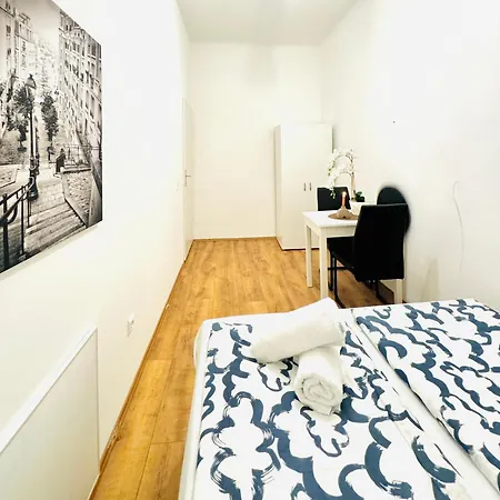 Charming 5br Shared Apt, Minutes From Atzgersdorf Apartment *