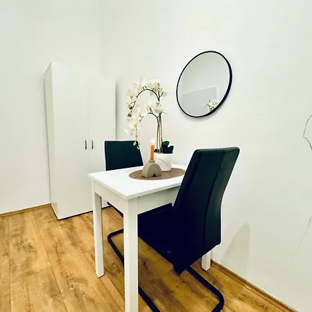 Charming 5br Shared Apt, Minutes From Atzgersdorf