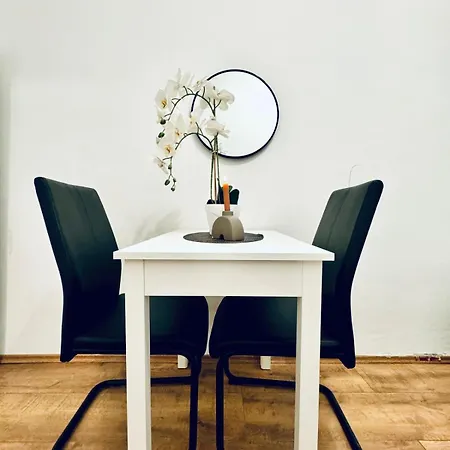 Charming 5br Shared Apt, Minutes From Atzgersdorf *