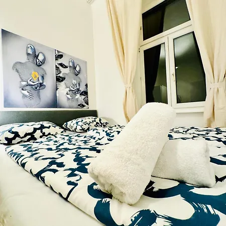 Charming 5br Shared Apt, Minutes From Atzgersdorf Apartment