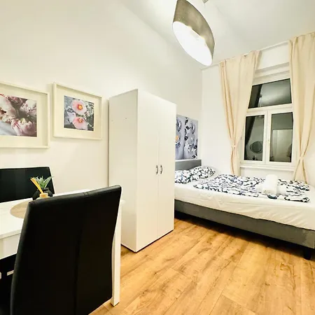 Apartment Charming 5br Shared Apt, Minutes From Atzgersdorf Vienna