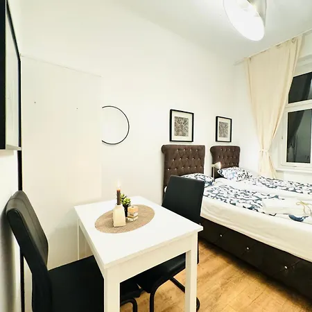 Apartment Charming 5br Shared Apt, Minutes From Atzgersdorf