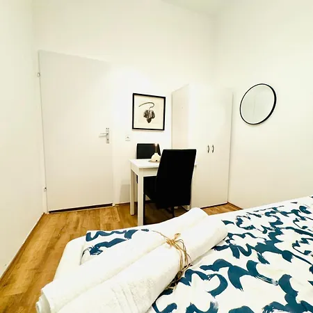 Charming 5br Shared Apt, Minutes From Atzgersdorf Apartment *