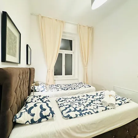Charming 5br Shared Apt, Minutes From Atzgersdorf *
