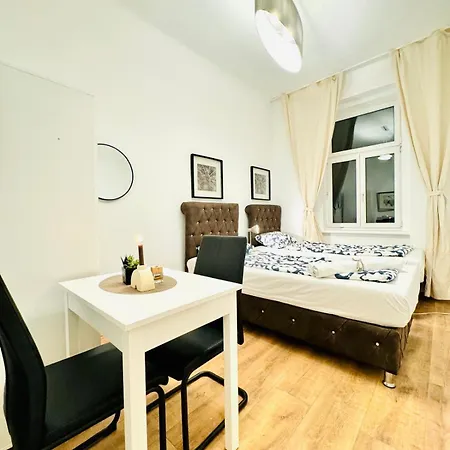 Charming 5br Shared Apt, Minutes From Atzgersdorf Vienna