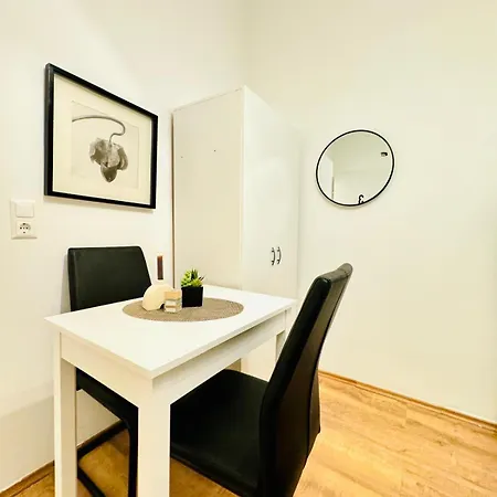 Apartment Charming 5br Shared Apt, Minutes From Atzgersdorf