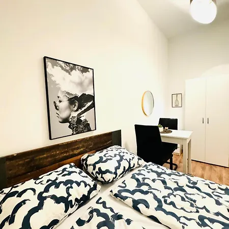 Charming 5br Shared Apt, Minutes From Atzgersdorf Apartment Vienna
