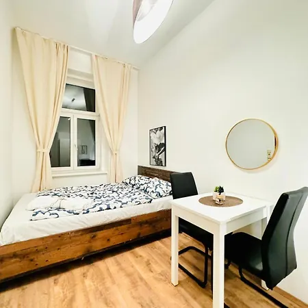 Charming 5br Shared Apt, Minutes From Atzgersdorf