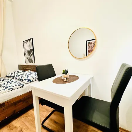 Charming 5br Shared Apt, Minutes From Atzgersdorf Apartment