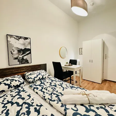 Apartment Charming 5br Shared Apt, Minutes From Atzgersdorf Vienna