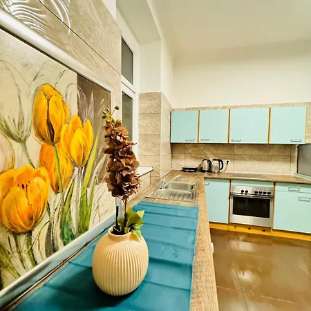 Charming 5br Shared Apt, Minutes From Atzgersdorf Apartment Vienna