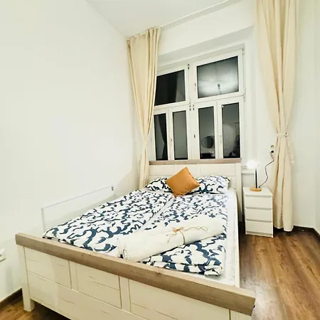 Charming 5br Shared Apt, Minutes From Atzgersdorf *