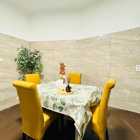 Charming 5br Shared Apt, Minutes From Atzgersdorf Vienna