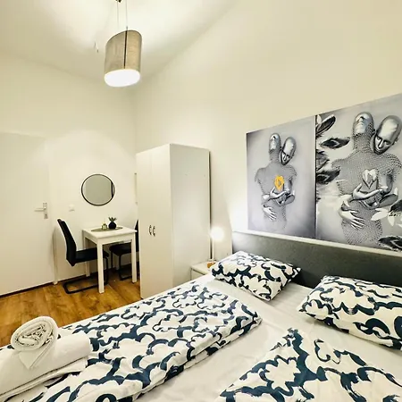 Chic 5br For 10p, With Direct Access Apartamento