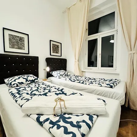 Chic 5br For 10p, With Direct Access * Viena
