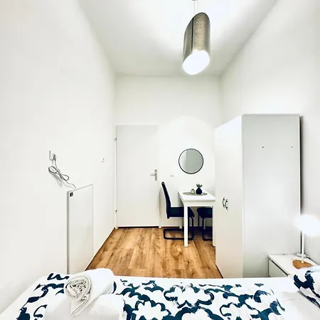 Chic 5br For 10p, With Direct Access Apartamento Viena