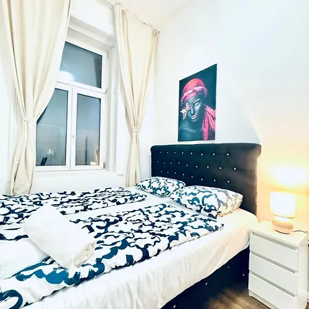 Affordable 5br Shared Apt, 11 Min To Atzgersdorf Apartment