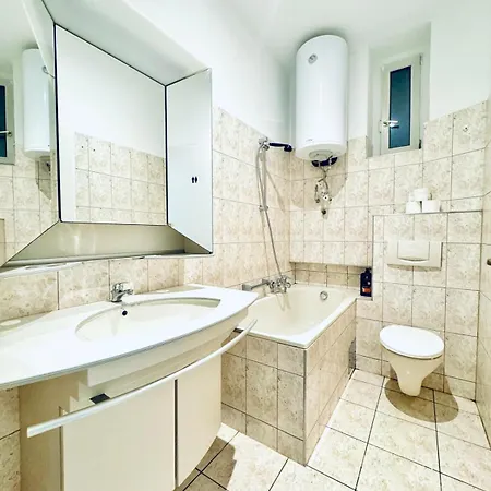 Apartment Affordable 5br Shared Apt, 11 Min To Atzgersdorf *