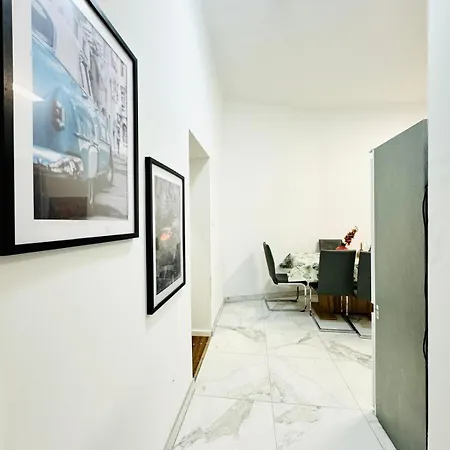 Affordable 5br Shared Apt, 11 Min To Atzgersdorf Apartment