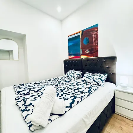 Convenient 4br Shared For 11p, 10 Min To Atzgersdorf * Vienna