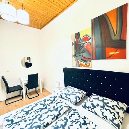 Convenient 4br Shared For 11p, 10 Min To Atzgersdorf Apartment *