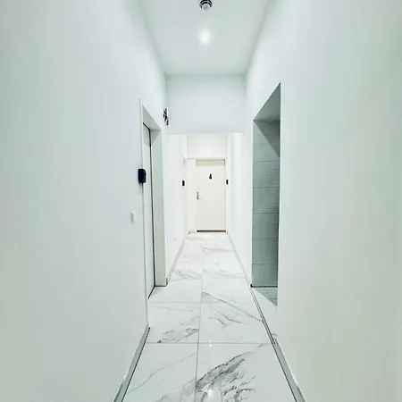 Convenient 4br Shared For 11p, 10 Min To Atzgersdorf Vienna
