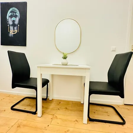 Apartment 5br Near Atzgersdorf Park, 11min Walk Vienna