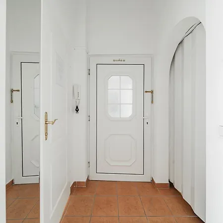 Apartment Cosy Calm Near Center *