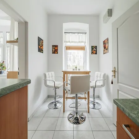 Cosy Calm Near Center Apartment *