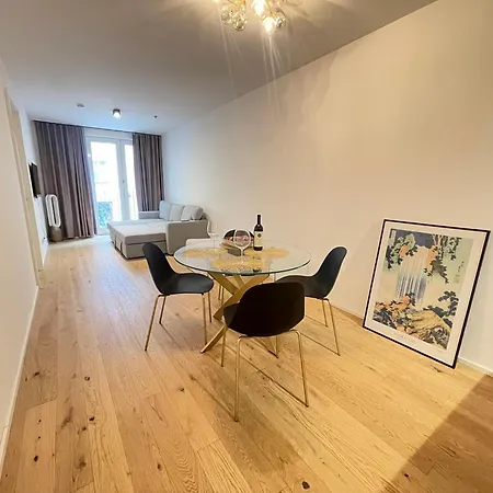 1-bedroom Luxury In The Heart Of With Kitchen And Parking Vienna