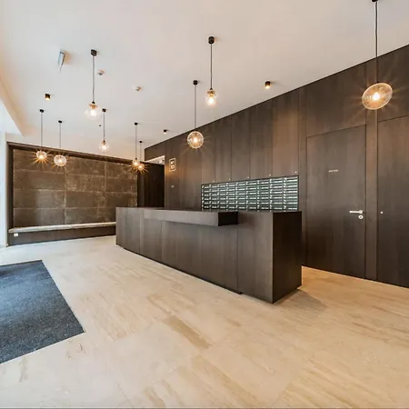 1-bedroom Luxury In The Heart Of With Kitchen And Parking Vienna