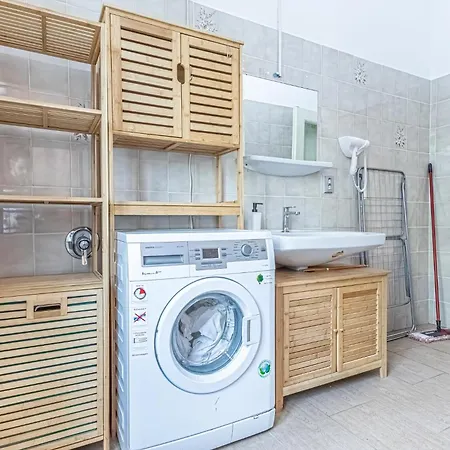 Amazing 3 Bedroom Apt, 15 Min To Landstrasse Hub