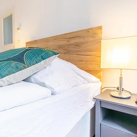 Amazing 3 Bedroom Apt, 15 Min To Landstrasse Hub *