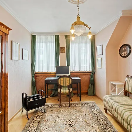 Spacious Penthouse With Stephen Cathedral View