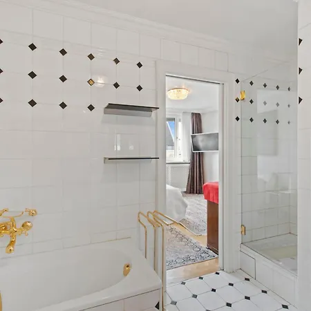 Spacious Penthouse With Stephen Cathedral View Apartment
