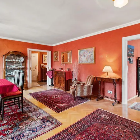 Spacious Penthouse With Stephen Cathedral View