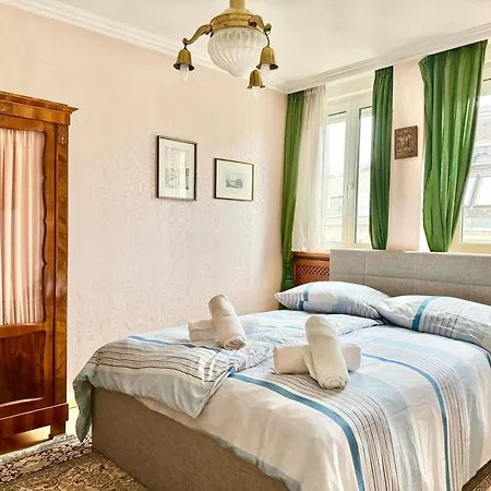 Apartment Spacious Penthouse With Stephen Cathedral View