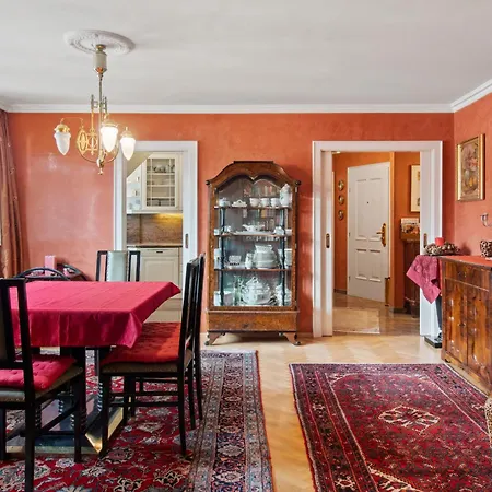 Spacious Penthouse With Stephen Cathedral View *