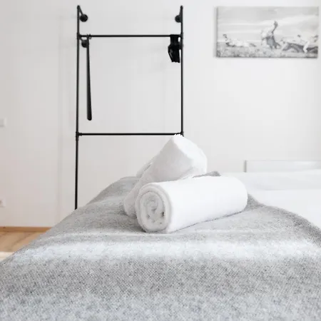 Hauptbahnhof Lofts Apartment
